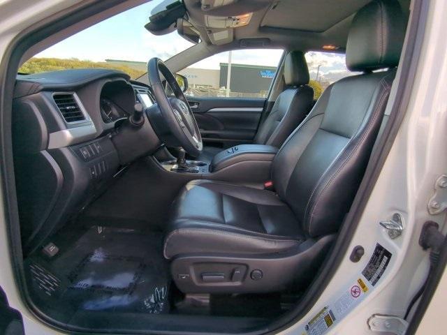 used 2018 Toyota Highlander Hybrid car, priced at $21,496