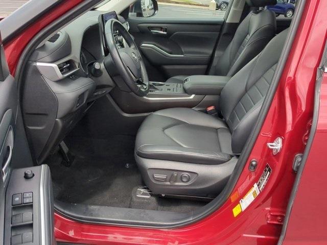 used 2020 Toyota Highlander car, priced at $32,588