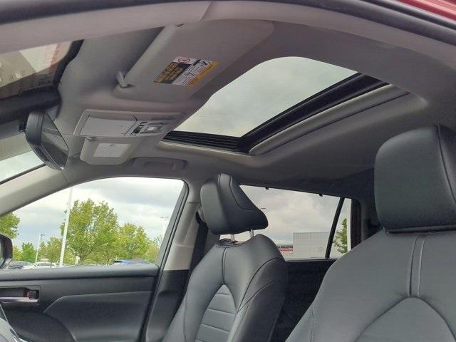 used 2020 Toyota Highlander car, priced at $32,588