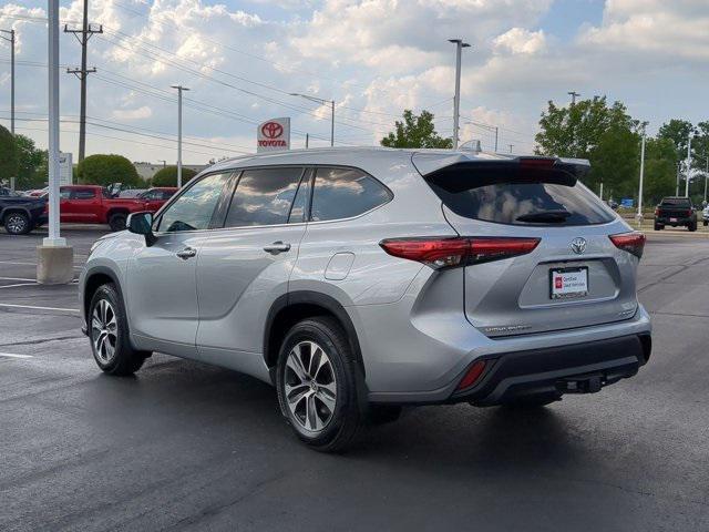 used 2022 Toyota Highlander car, priced at $39,331