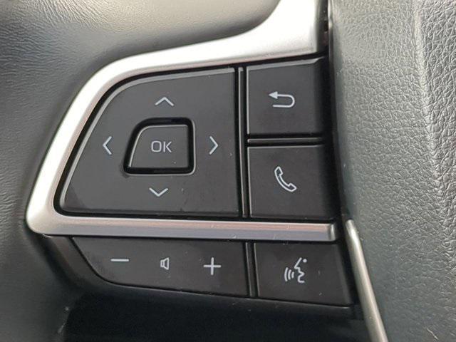 used 2022 Toyota Highlander car, priced at $39,331