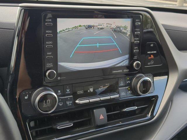 used 2022 Toyota Highlander car, priced at $39,331
