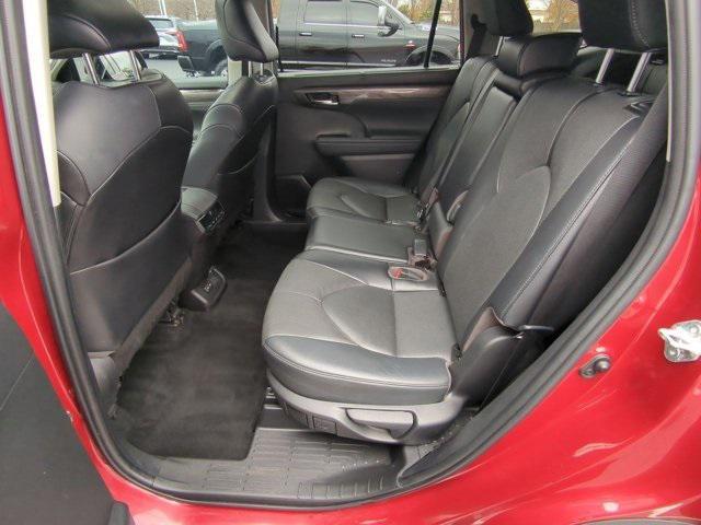 used 2022 Toyota Highlander car, priced at $35,200