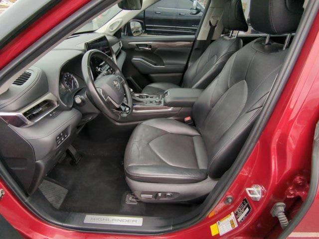 used 2022 Toyota Highlander car, priced at $35,200