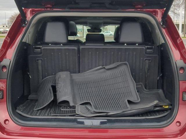 used 2022 Toyota Highlander car, priced at $35,200