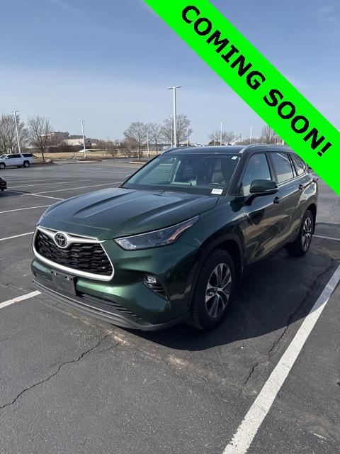 used 2023 Toyota Highlander car, priced at $36,475