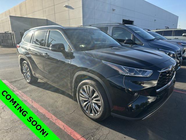 used 2021 Toyota Highlander car, priced at $36,309