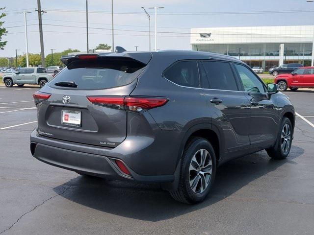 used 2022 Toyota Highlander car, priced at $40,390