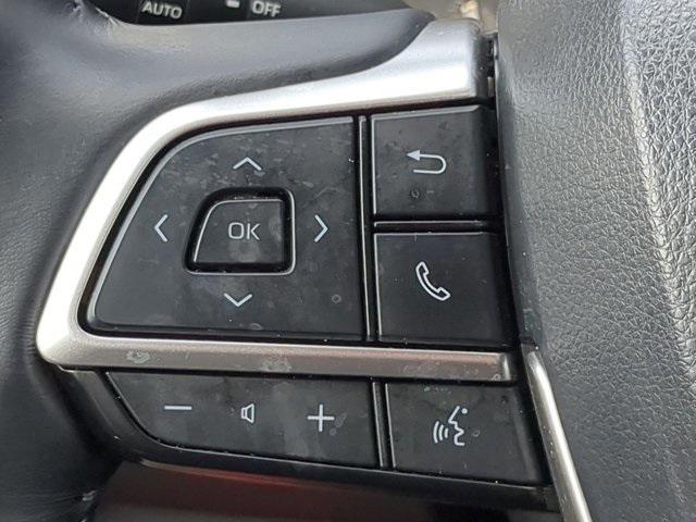 used 2022 Toyota Highlander car, priced at $40,390