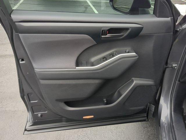used 2024 Toyota Highlander car, priced at $39,800