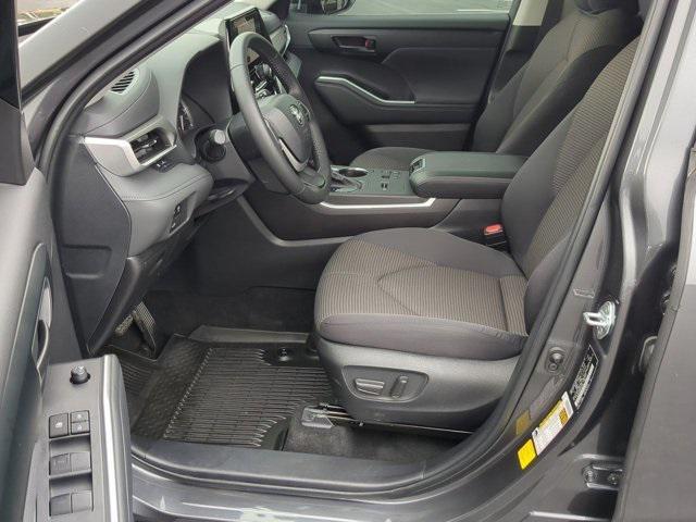 used 2024 Toyota Highlander car, priced at $39,800