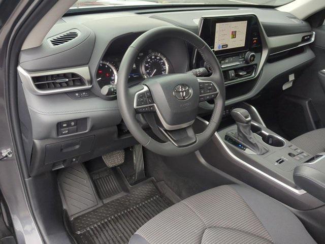 used 2024 Toyota Highlander car, priced at $39,800