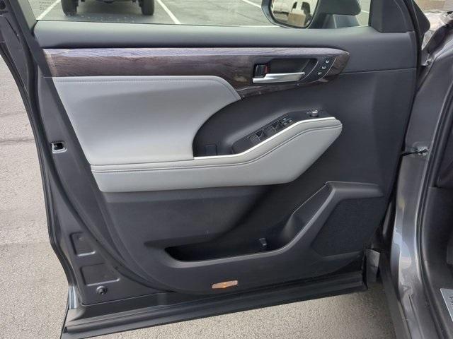 used 2024 Toyota Highlander car, priced at $48,388