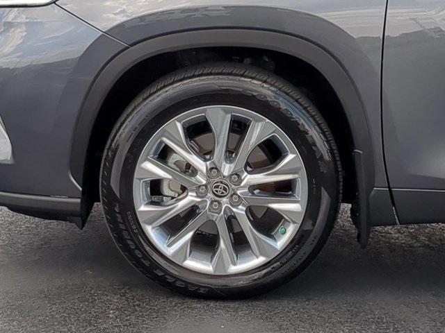 used 2024 Toyota Highlander car, priced at $48,388