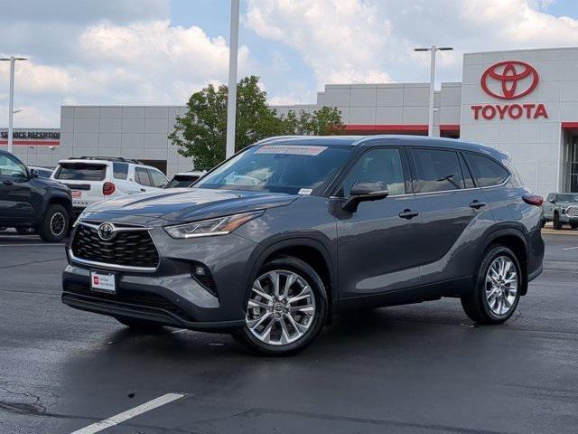 used 2024 Toyota Highlander car, priced at $48,388