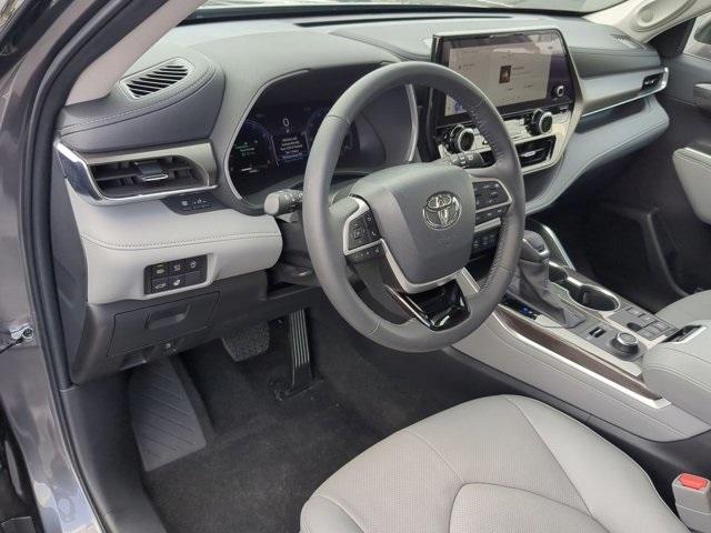 used 2024 Toyota Highlander car, priced at $48,388