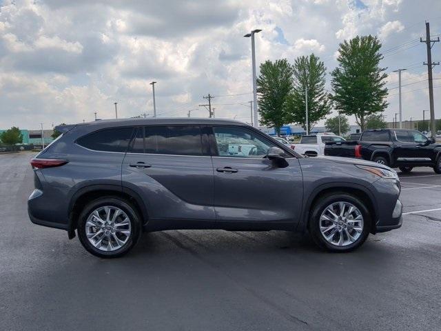 used 2024 Toyota Highlander car, priced at $48,388
