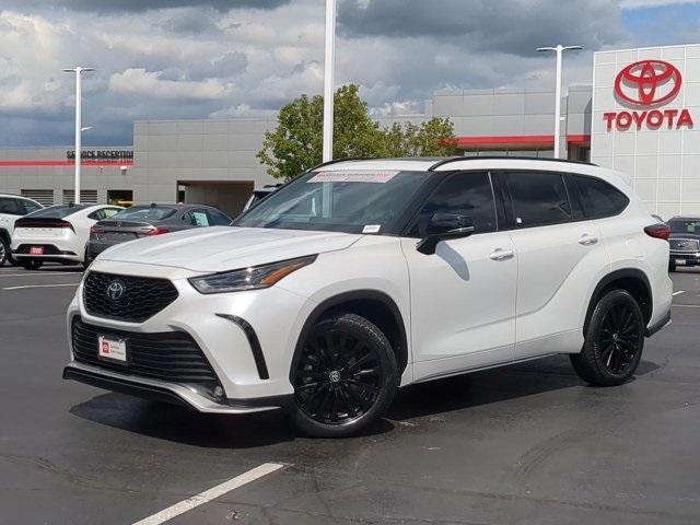 used 2023 Toyota Highlander car, priced at $42,142
