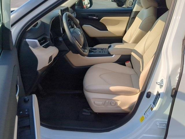 used 2024 Toyota Highlander car, priced at $43,798