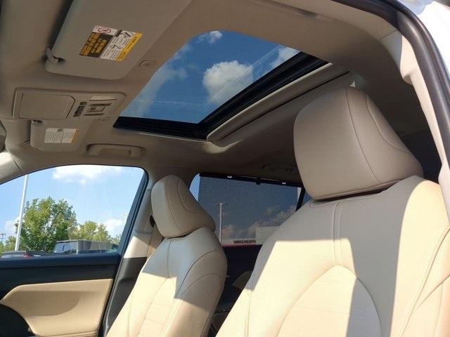 used 2024 Toyota Highlander car, priced at $43,798