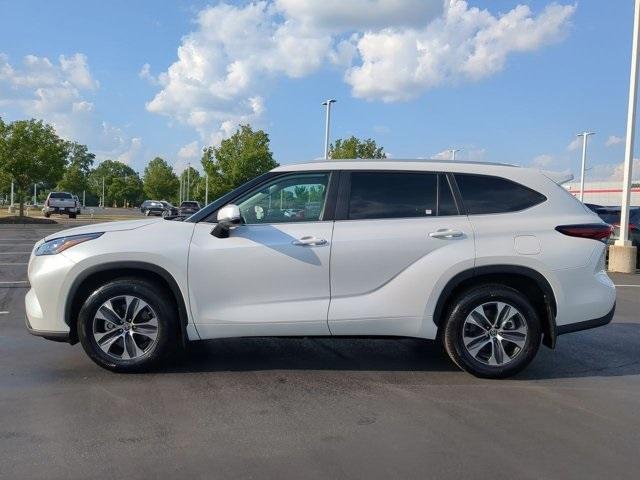 used 2024 Toyota Highlander car, priced at $43,798
