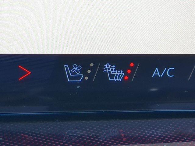 used 2024 Chevrolet Traverse car, priced at $46,900