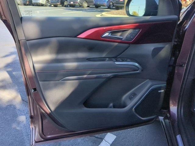 used 2024 Chevrolet Traverse car, priced at $46,900