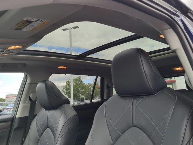 used 2025 Toyota Highlander car, priced at $55,465