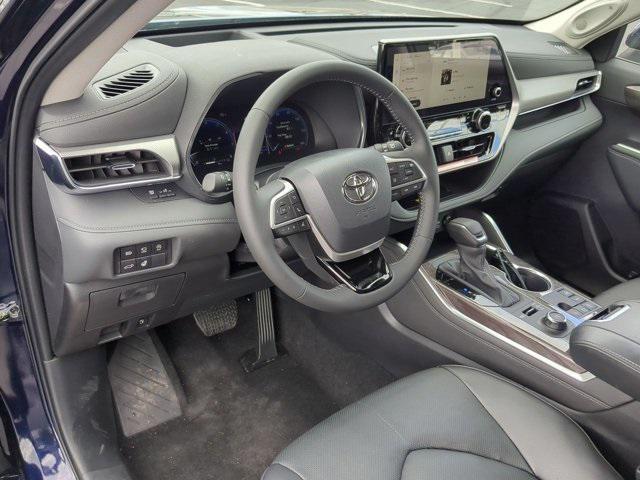 used 2025 Toyota Highlander car, priced at $55,465