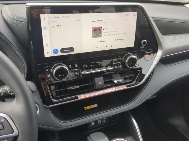 used 2025 Toyota Highlander car, priced at $53,500