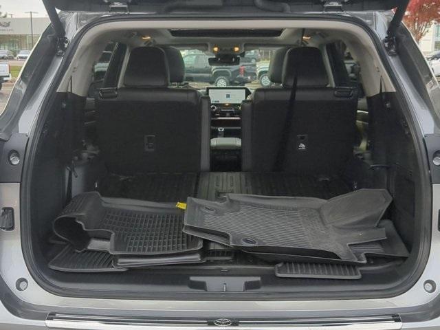 used 2025 Toyota Highlander car, priced at $53,500