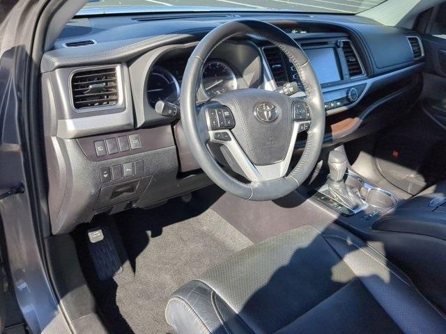 used 2019 Toyota Highlander Hybrid car, priced at $28,788