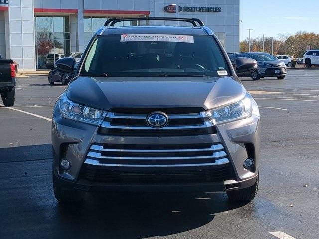 used 2019 Toyota Highlander Hybrid car, priced at $28,788