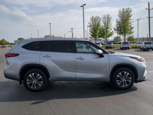 used 2021 Toyota Highlander car, priced at $36,490