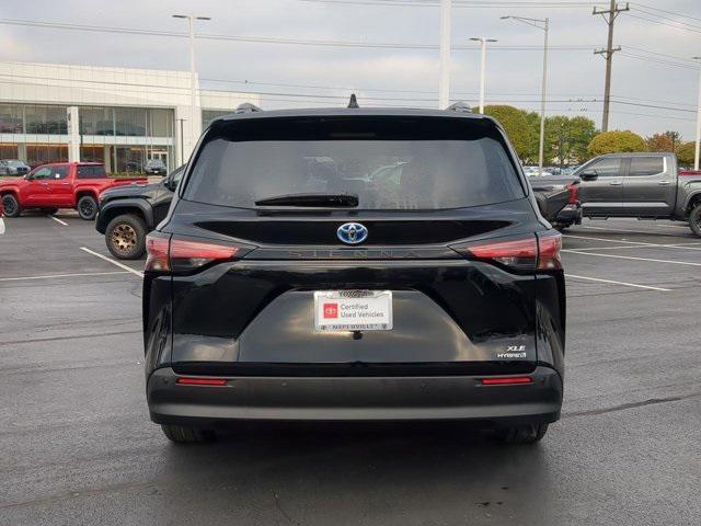 used 2022 Toyota Sienna car, priced at $39,909