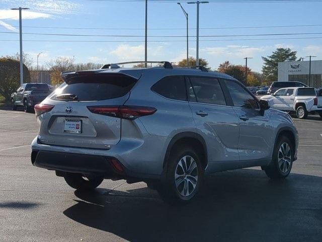 used 2024 Toyota Highlander Hybrid car, priced at $43,526