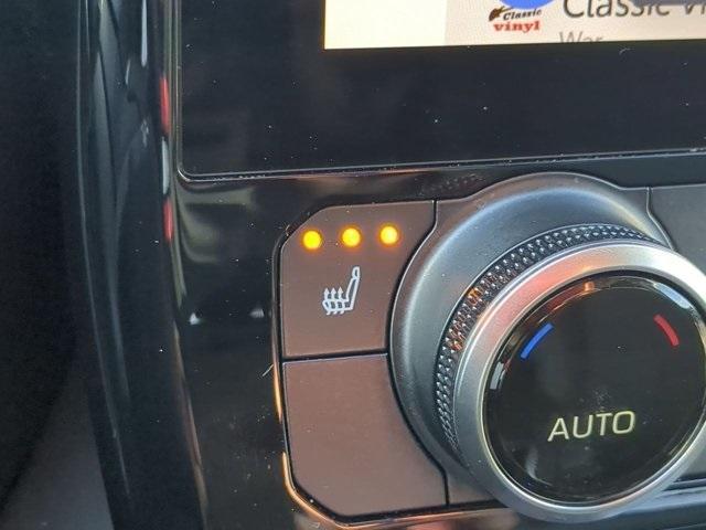 used 2024 Toyota Highlander Hybrid car, priced at $43,526