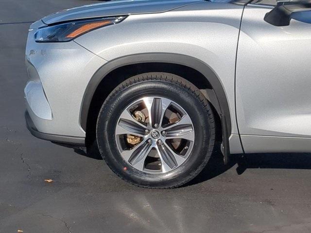 used 2024 Toyota Highlander Hybrid car, priced at $43,526