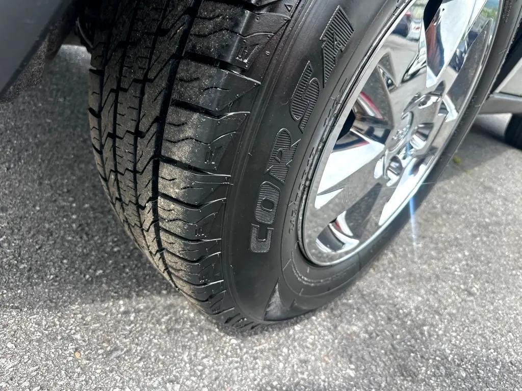 used 2012 Jeep Grand Cherokee car, priced at $7,600