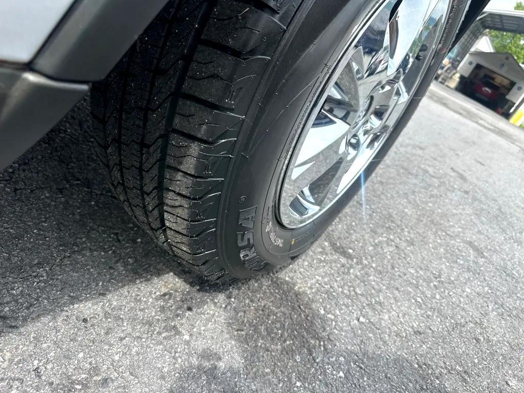 used 2012 Jeep Grand Cherokee car, priced at $7,600