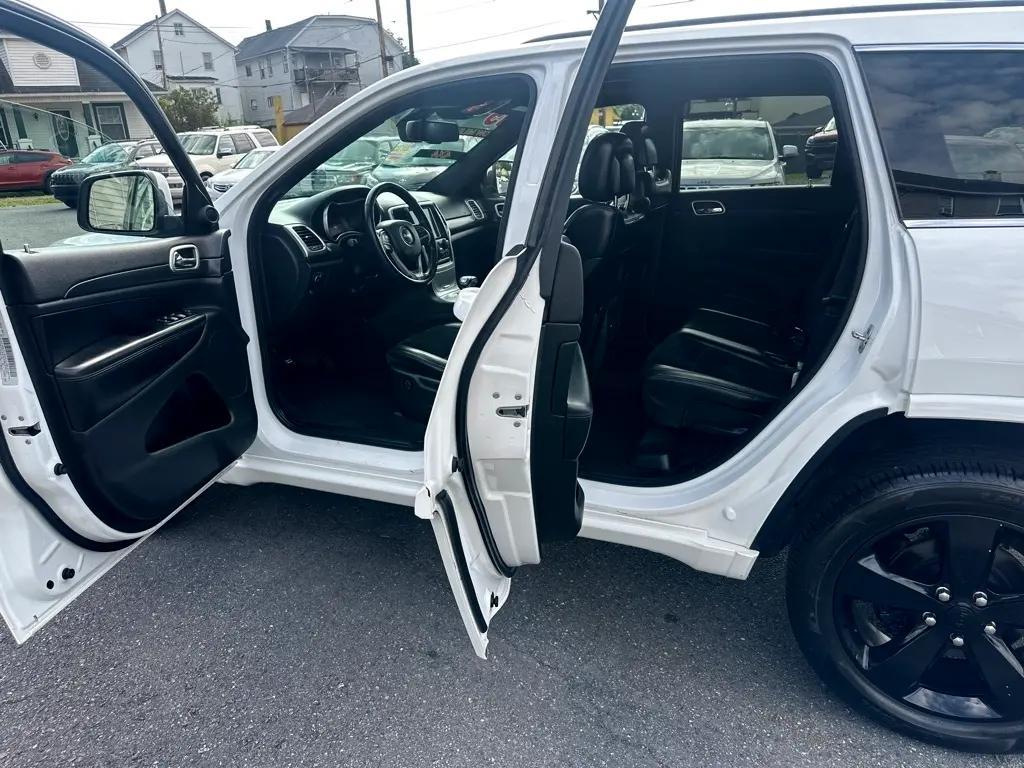 used 2015 Jeep Grand Cherokee car, priced at $16,400