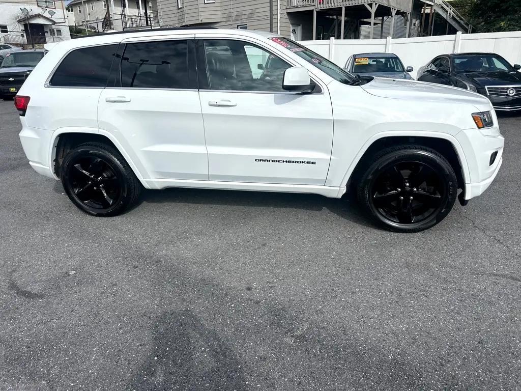 used 2015 Jeep Grand Cherokee car, priced at $16,400