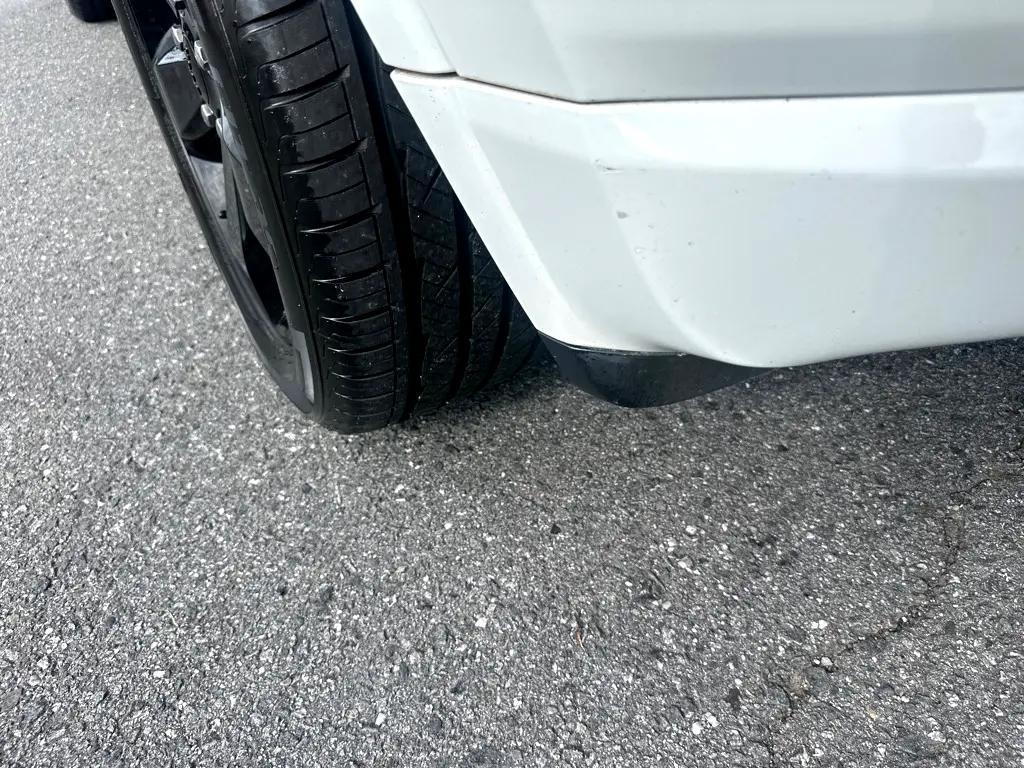 used 2015 Jeep Grand Cherokee car, priced at $16,400