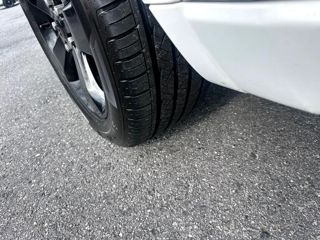 used 2015 Jeep Grand Cherokee car, priced at $16,400