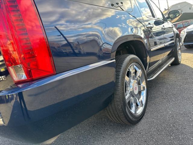 used 2008 Cadillac Escalade ESV car, priced at $10,900