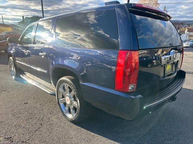 used 2008 Cadillac Escalade ESV car, priced at $10,900