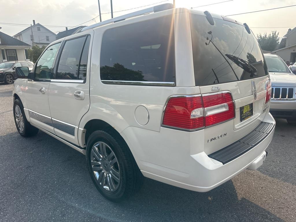 used 2007 Lincoln Navigator car, priced at $9,000