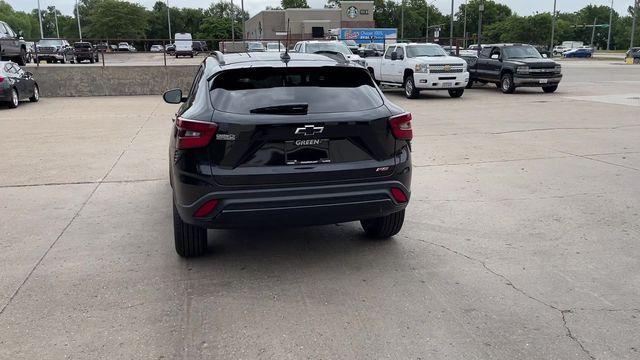 new 2025 Chevrolet Trax car, priced at $27,585