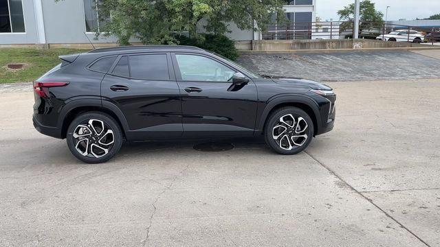 new 2025 Chevrolet Trax car, priced at $27,585