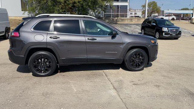 used 2020 Jeep Cherokee car, priced at $12,695
